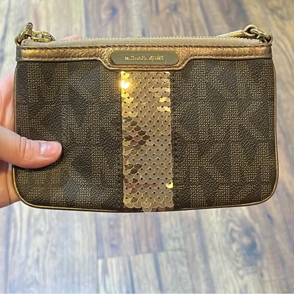 Michael Kors Signature Wristlet - Picture 6 of 13